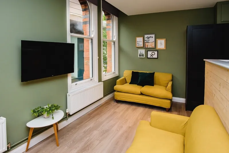 Flat A, 25 Lister Gate - Luxury 5 Bed City Centre Apartment - Thumbnail 14